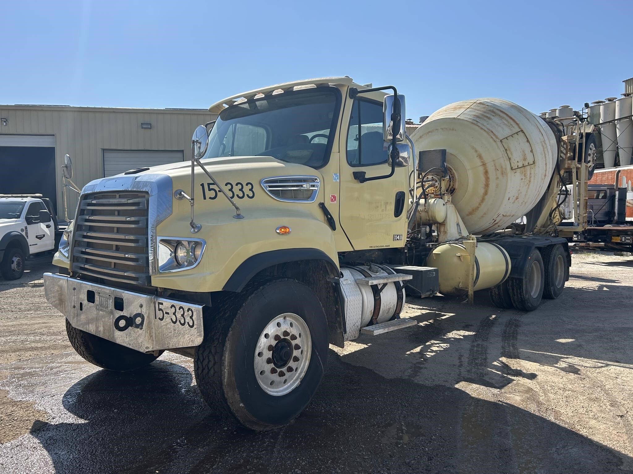 2016 FREIGHTLINER 114 SD in Covington, TN