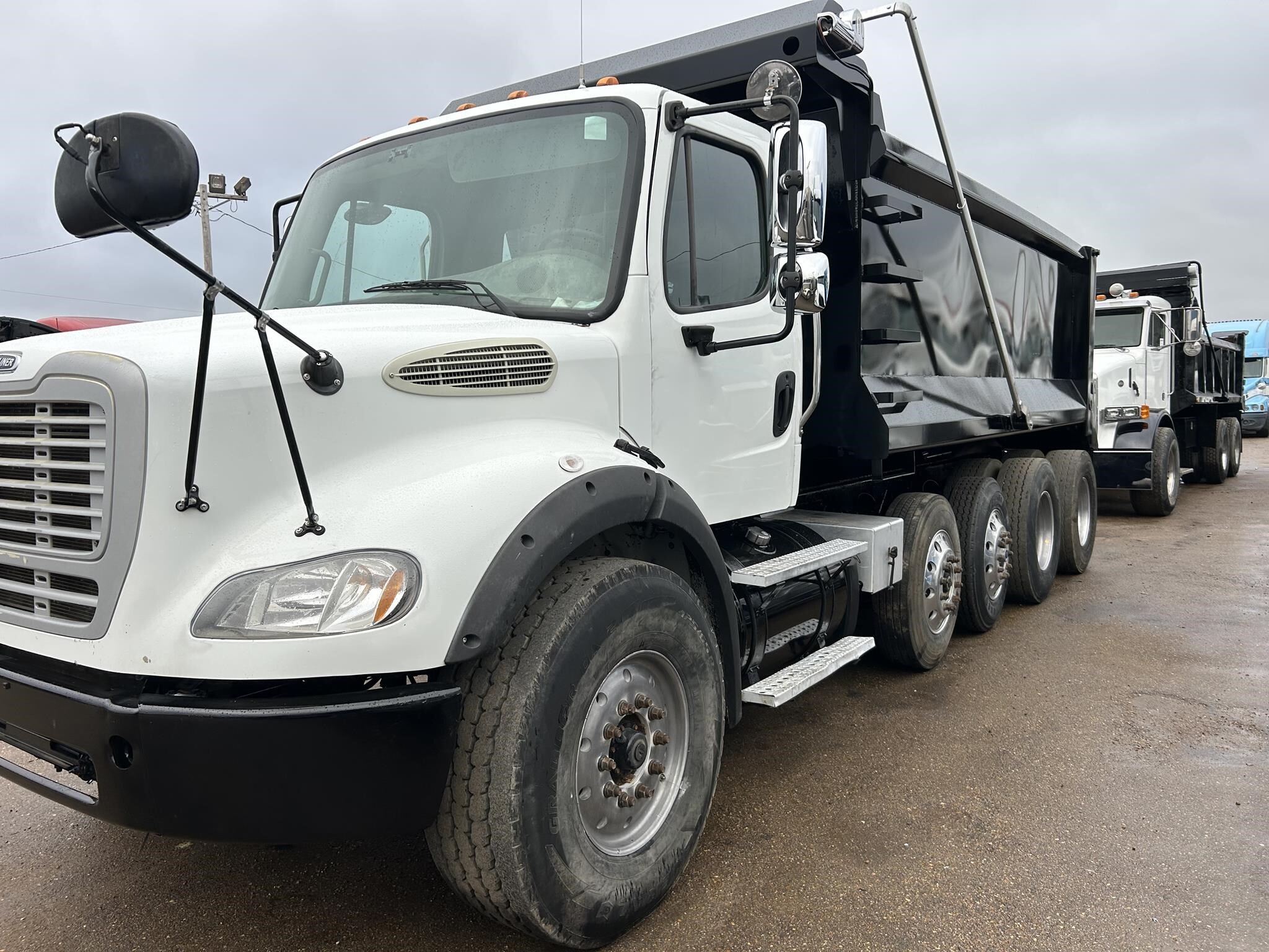 2013 FREIGHTLINER BUSINESS CLASS M2 112 in Covington, TN