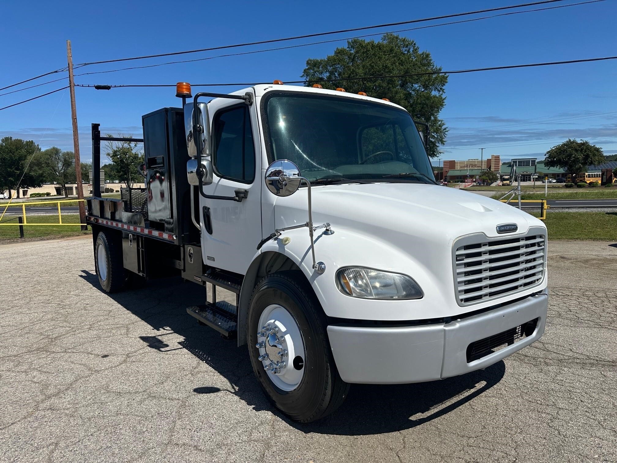 2005 FREIGHTLINER BUSINESS CLASS M2 106 in Chatham, VA