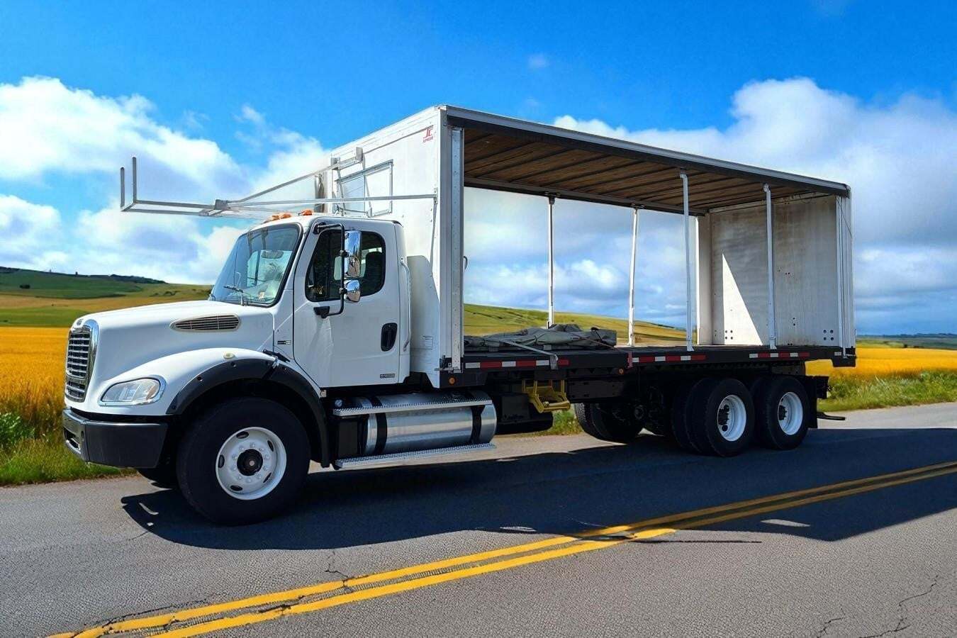 2011 FREIGHTLINER BUSINESS CLASS M2 112 in Hatfield, PA
