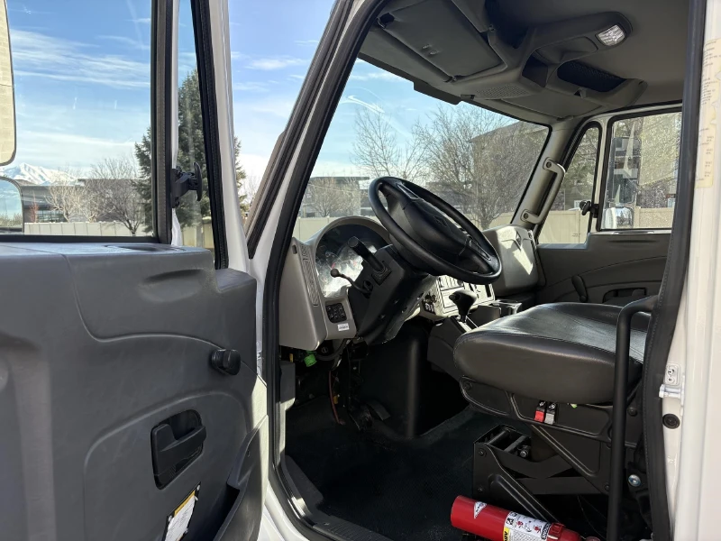 2019 INTERNATIONAL DURASTAR 4300