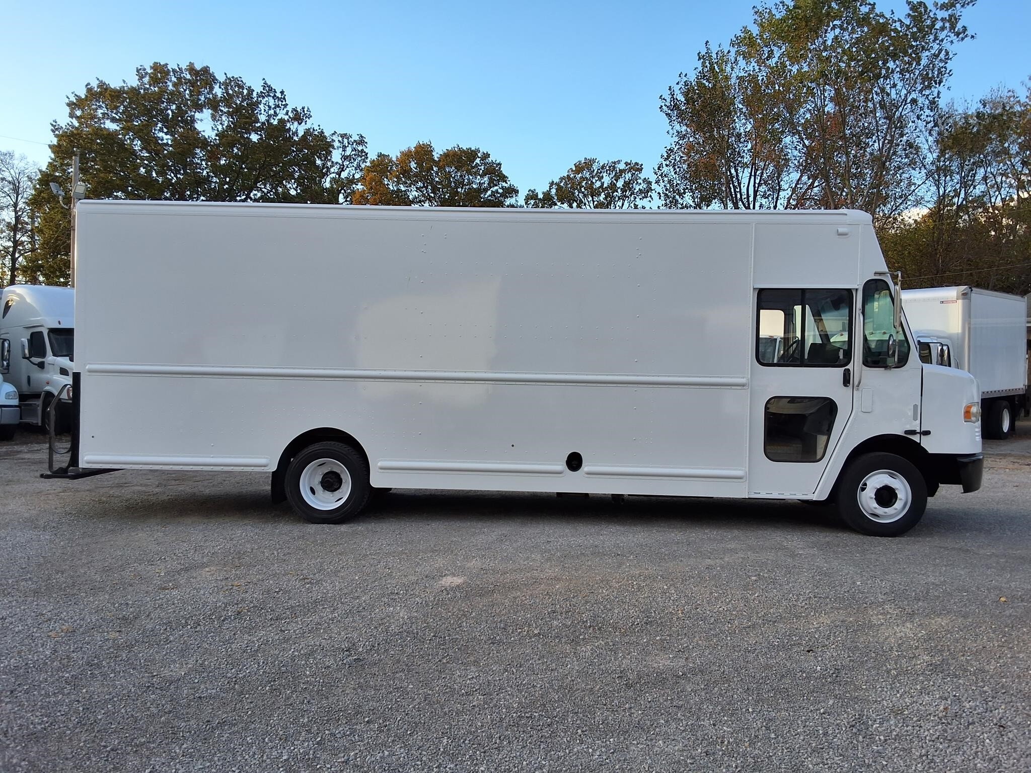 2016 FREIGHTLINER MT55 in Fort Wayne, IN