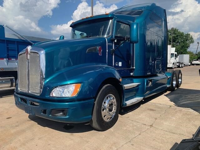 2011 KENWORTH T660 in Houston, TX