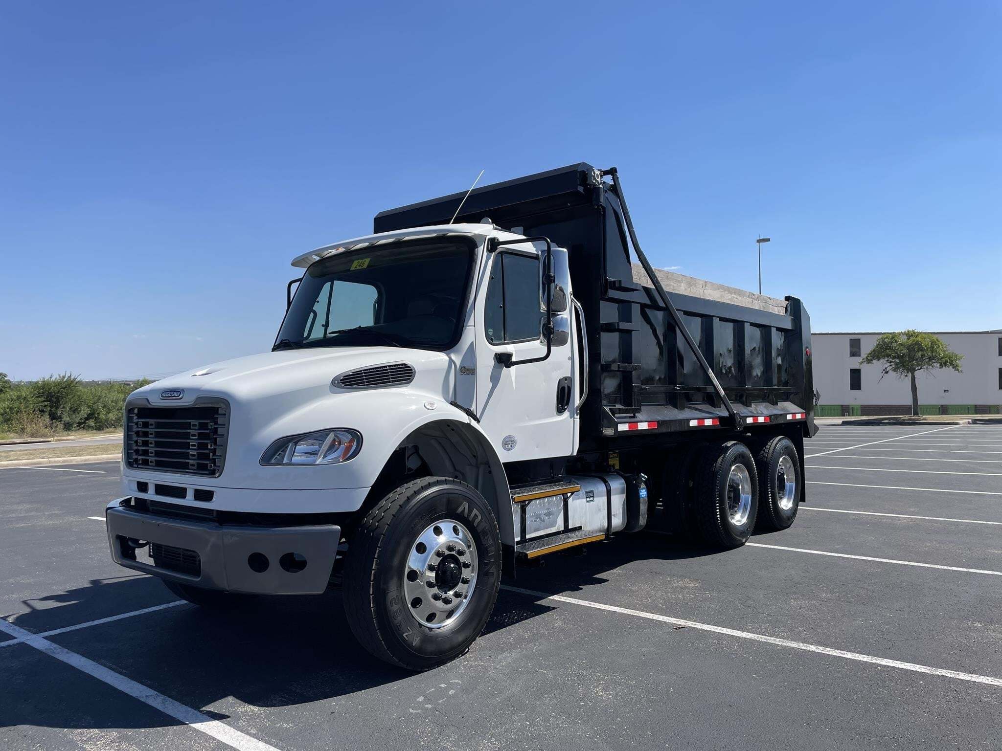2016 FREIGHTLINER BUSINESS CLASS M2 106 in San Antonio, TX