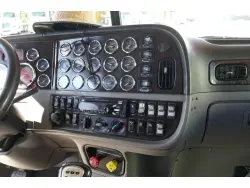 2020 PETERBILT 389
