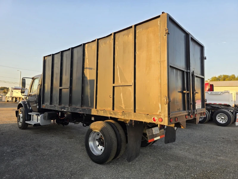 2011 FREIGHTLINER BUSINESS CLASS M2 106