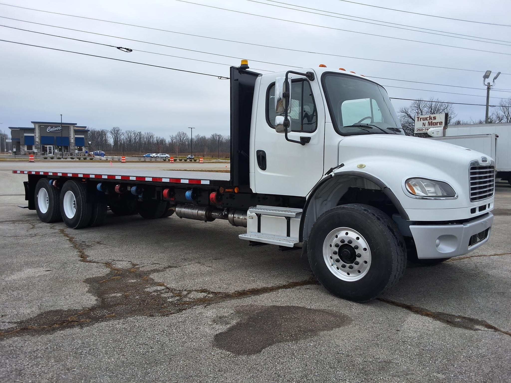 2014 FREIGHTLINER BUSINESS CLASS M2 106 in Fort Wayne, IN