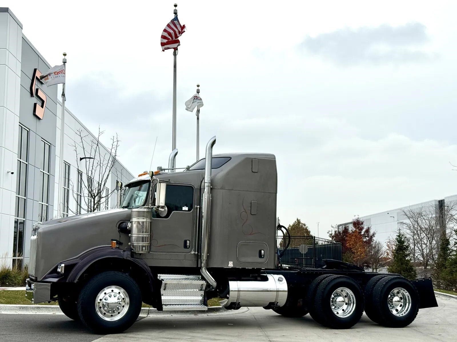 2017 KENWORTH T800 in New Lenox, IL
