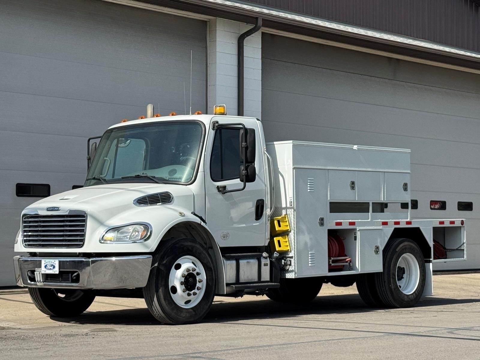 2014 FREIGHTLINER BUSINESS CLASS M2 106 in Berne, IN