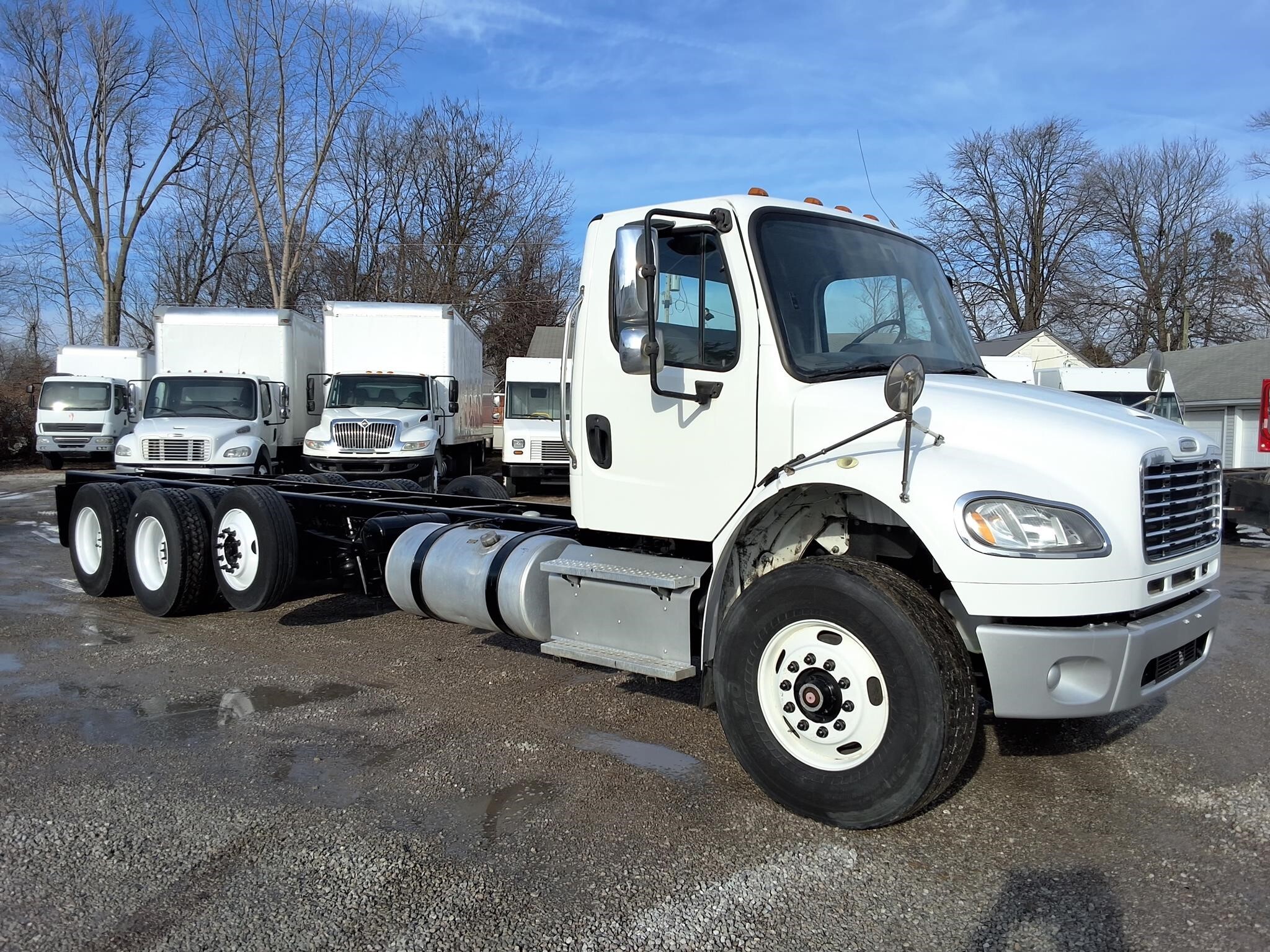 2015 FREIGHTLINER BUSINESS CLASS M2 106 in Fort Wayne, IN