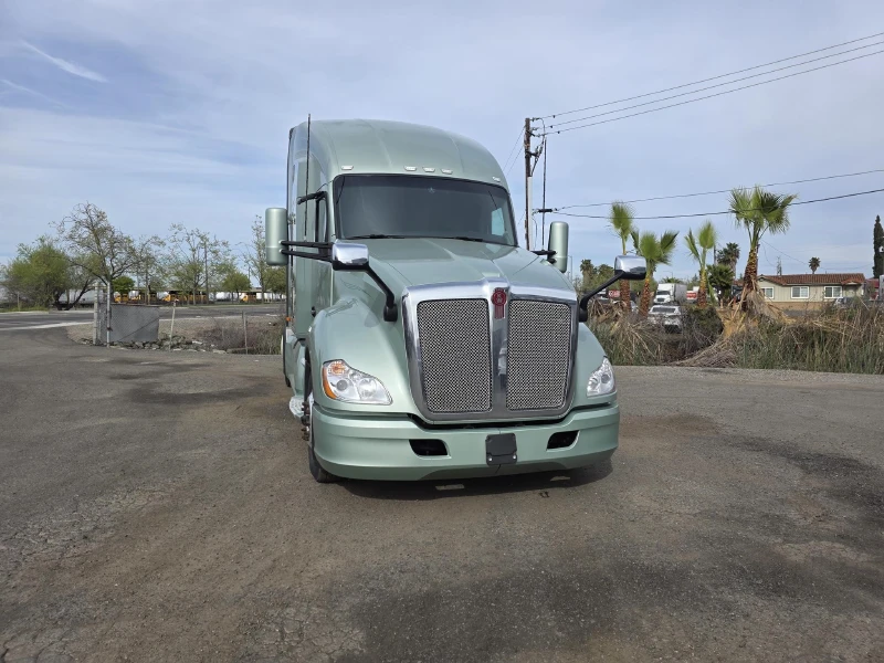 2021 KENWORTH T680