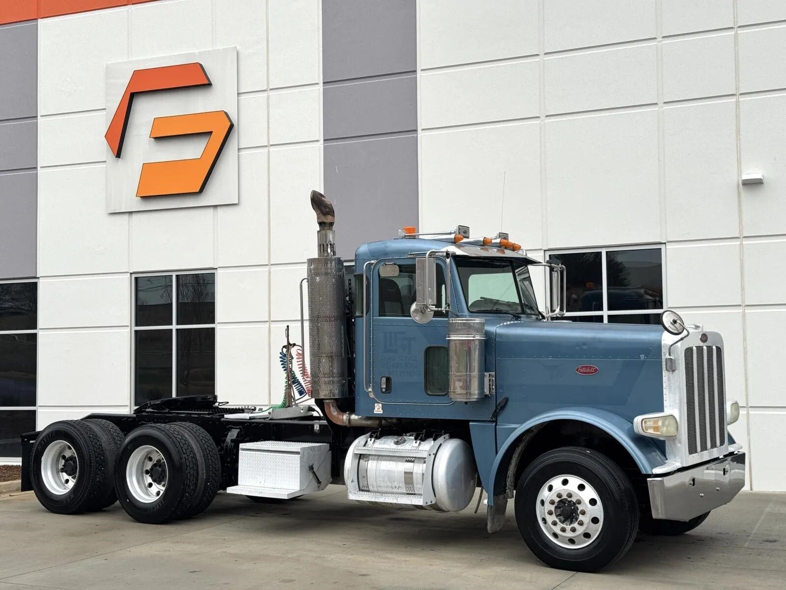 2009 PETERBILT 388 in Greer, SC