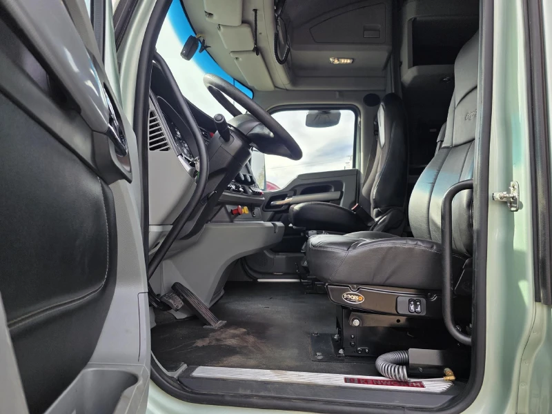 2021 KENWORTH T680
