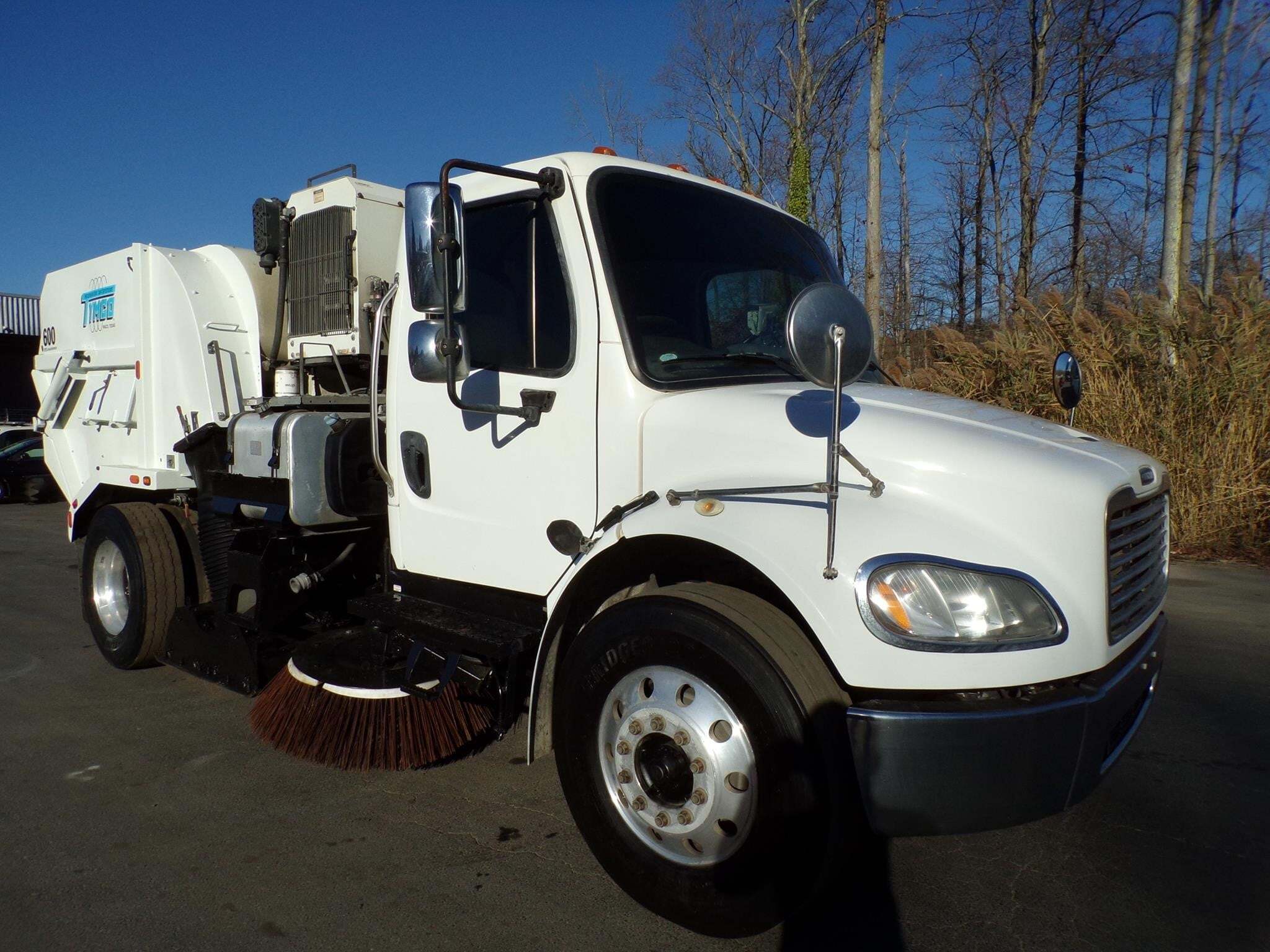 2016 FREIGHTLINER BUSINESS CLASS M2 106 in Langhorne, PA