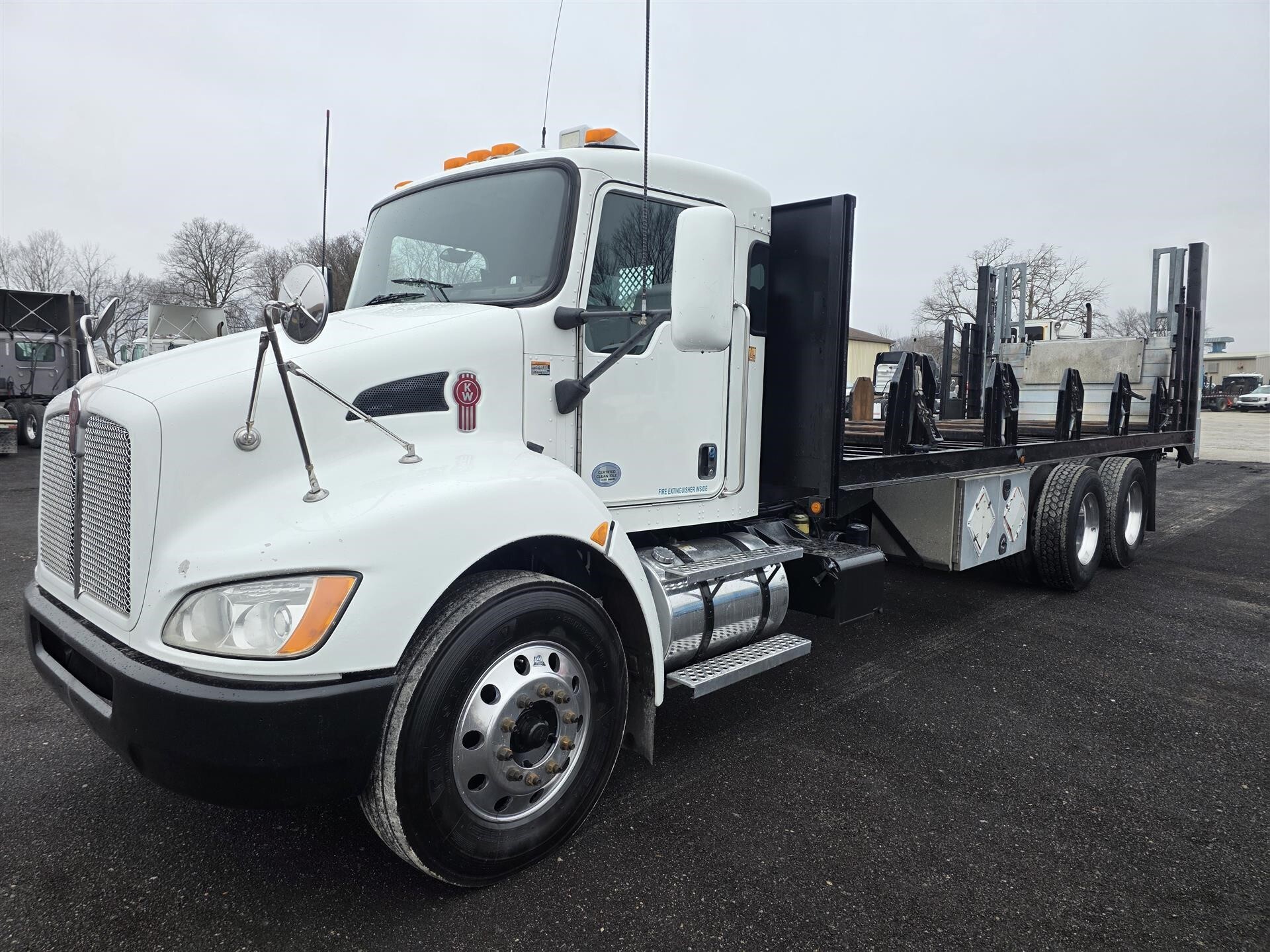 2016 KENWORTH T370 in Laotto, IN