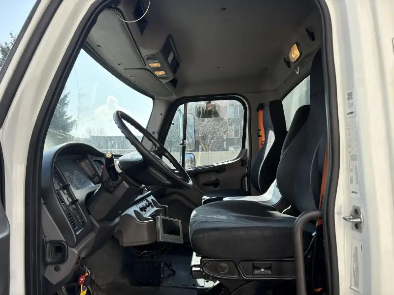 2016 FREIGHTLINER BUSINESS CLASS M2 106