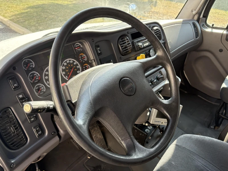 2016 FREIGHTLINER BUSINESS CLASS M2 106