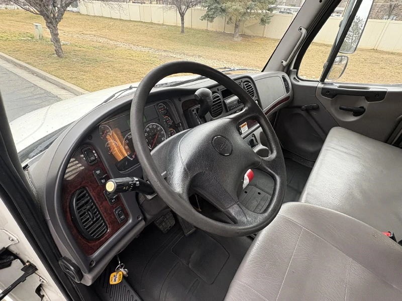 2019 FREIGHTLINER BUSINESS CLASS M2 106