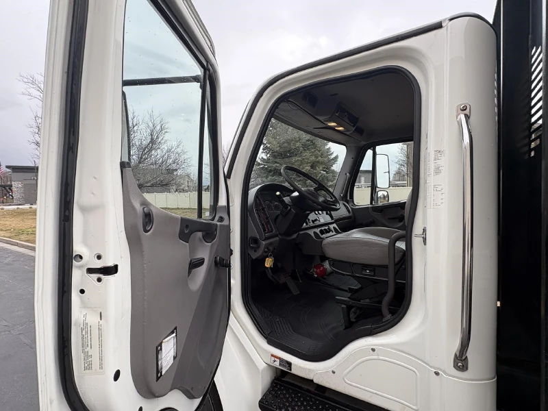 2019 FREIGHTLINER BUSINESS CLASS M2 106