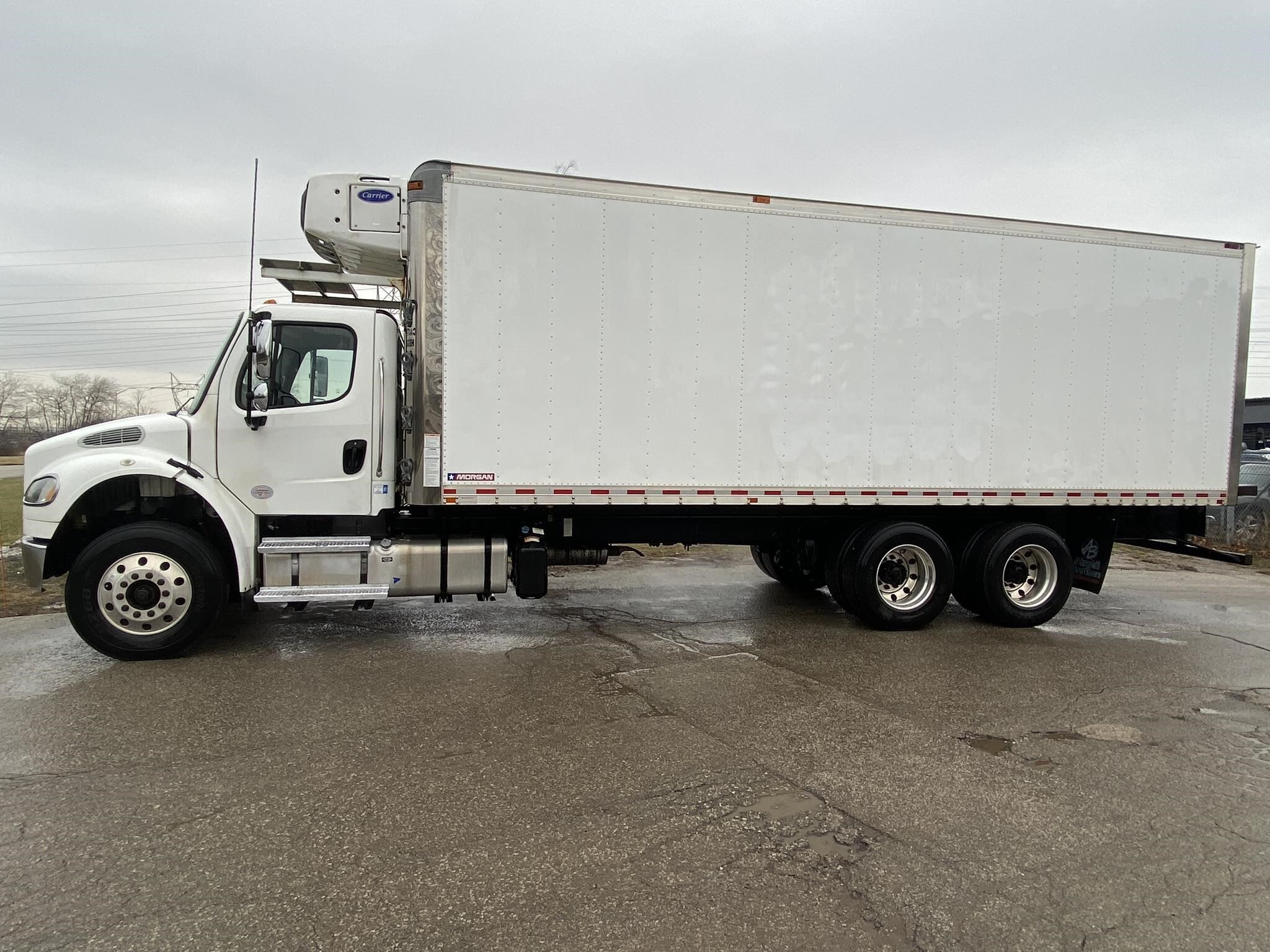 2019 FREIGHTLINER BUSINESS CLASS M2 106 in Oak Creek, WI