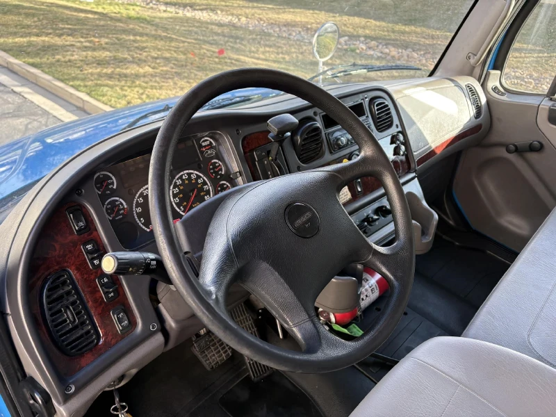 2015 FREIGHTLINER BUSINESS CLASS M2 106