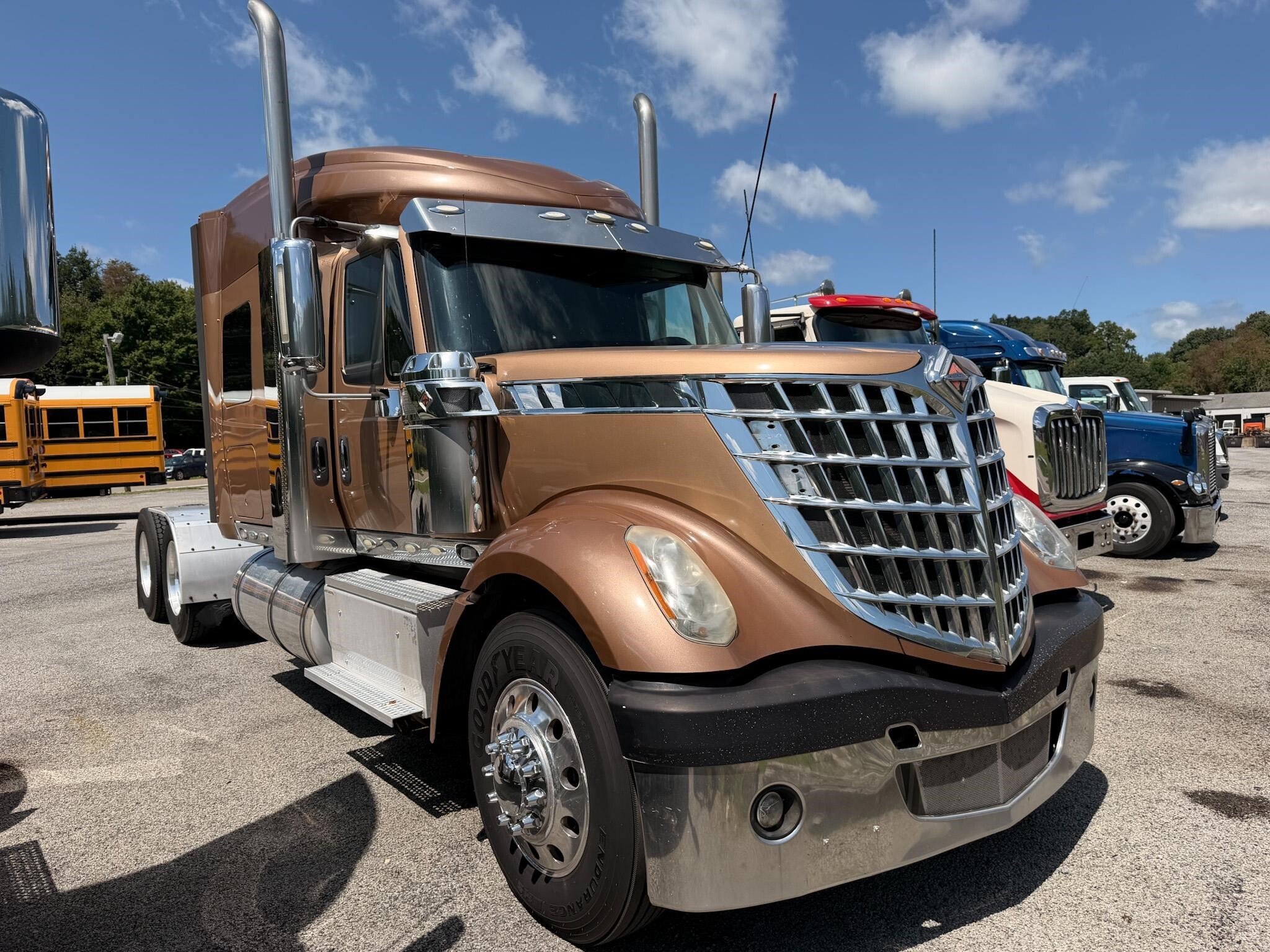 2015 INTERNATIONAL LONESTAR in East Liverpool, OH