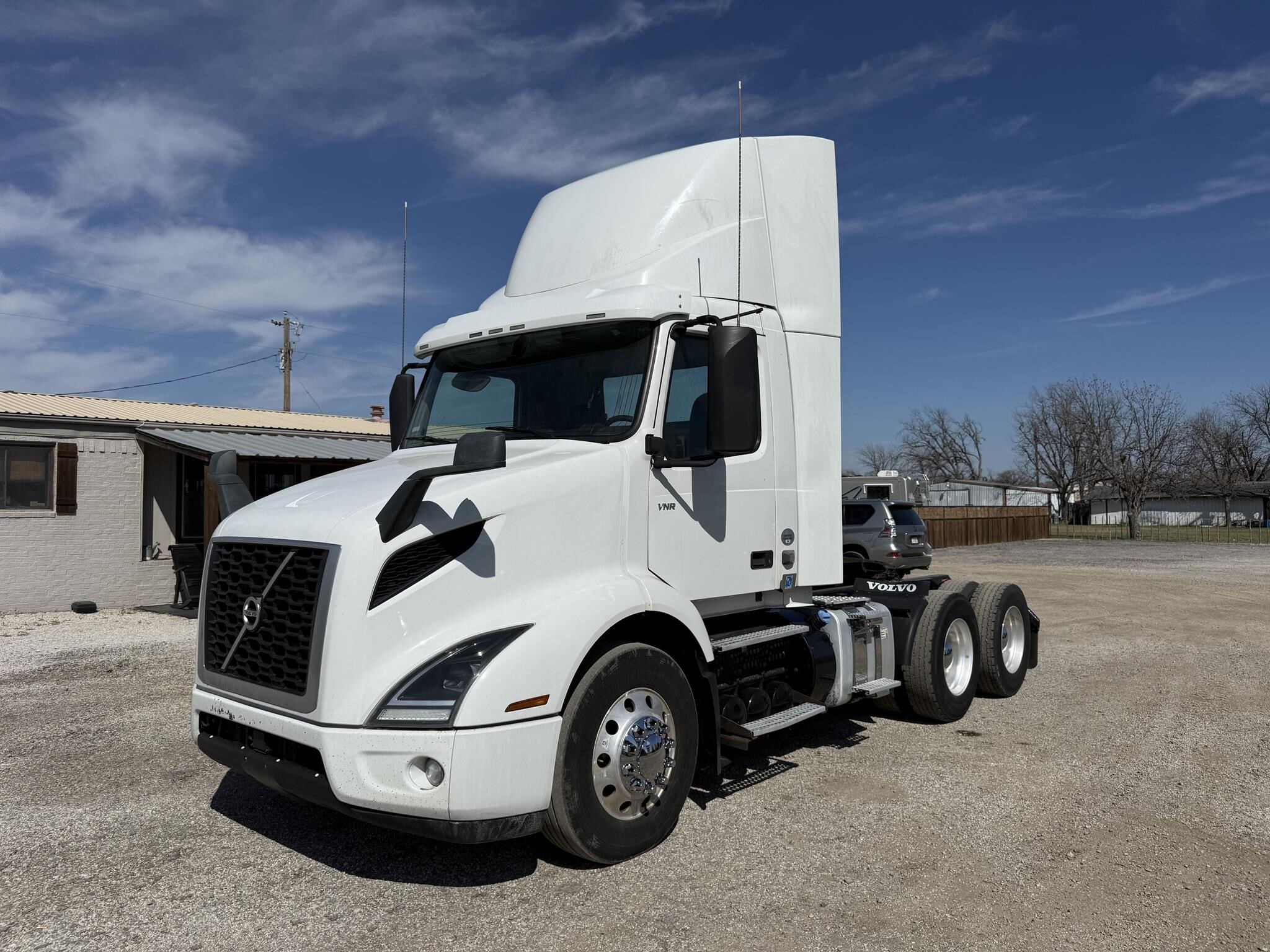 2021 VOLVO VNR42T300 in Eastland, TX