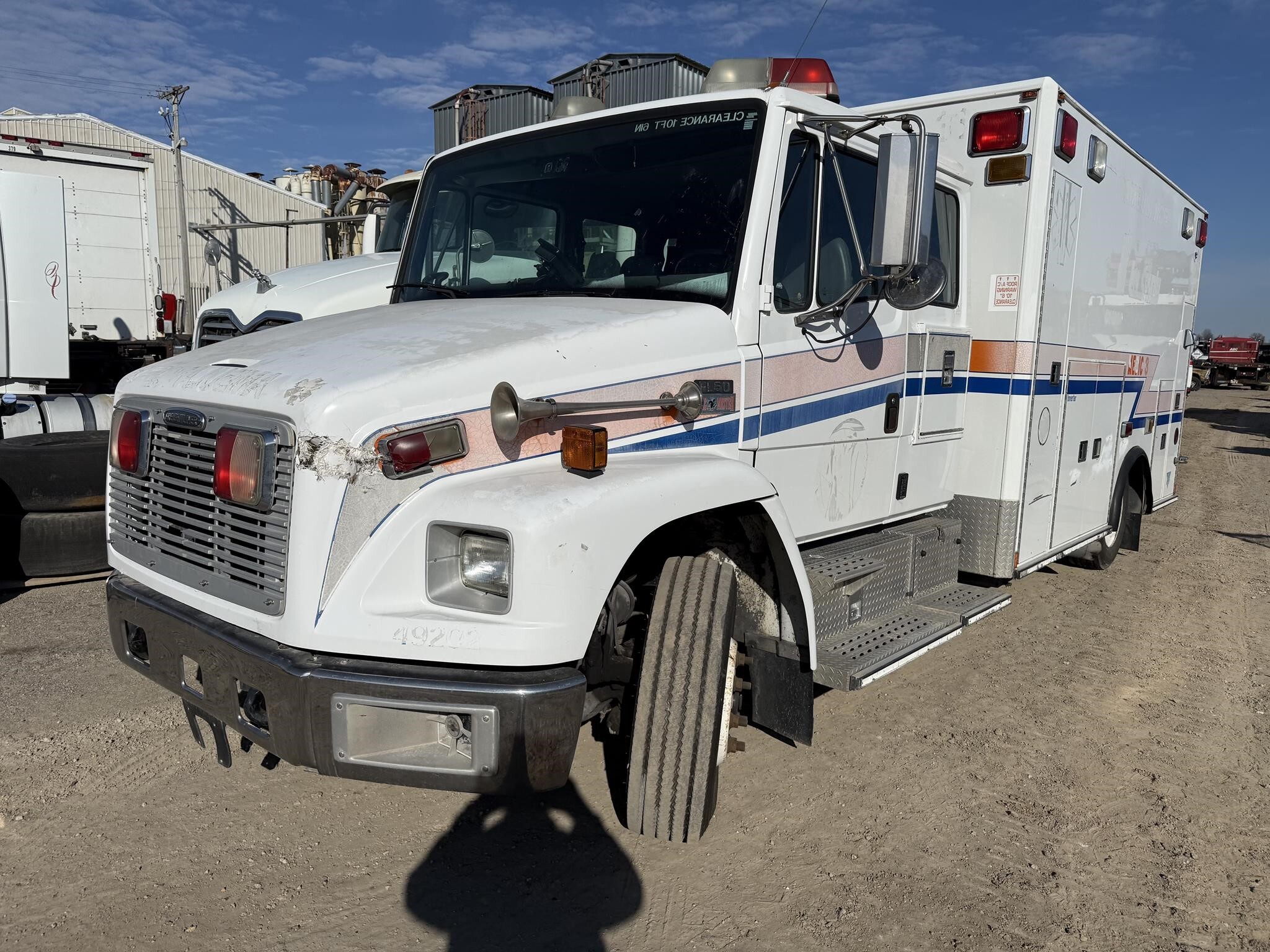 2004 FREIGHTLINER FL60 in Covington, TN