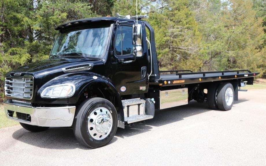 2026 FREIGHTLINER BUSINESS CLASS M2 106 in Chesnee, SC