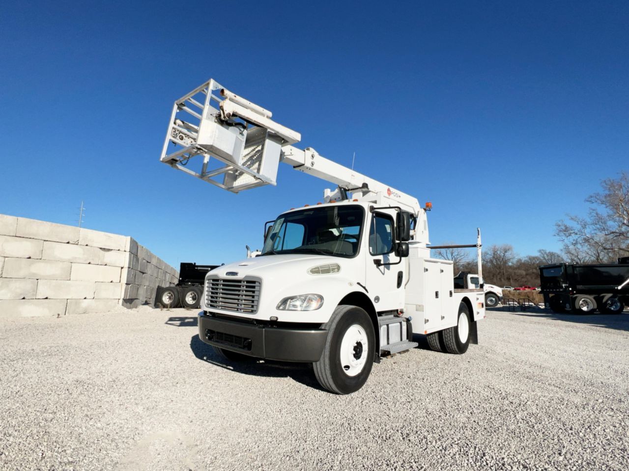 2019 FREIGHTLINER BUSINESS CLASS M2 106 in Bakersfield, CA