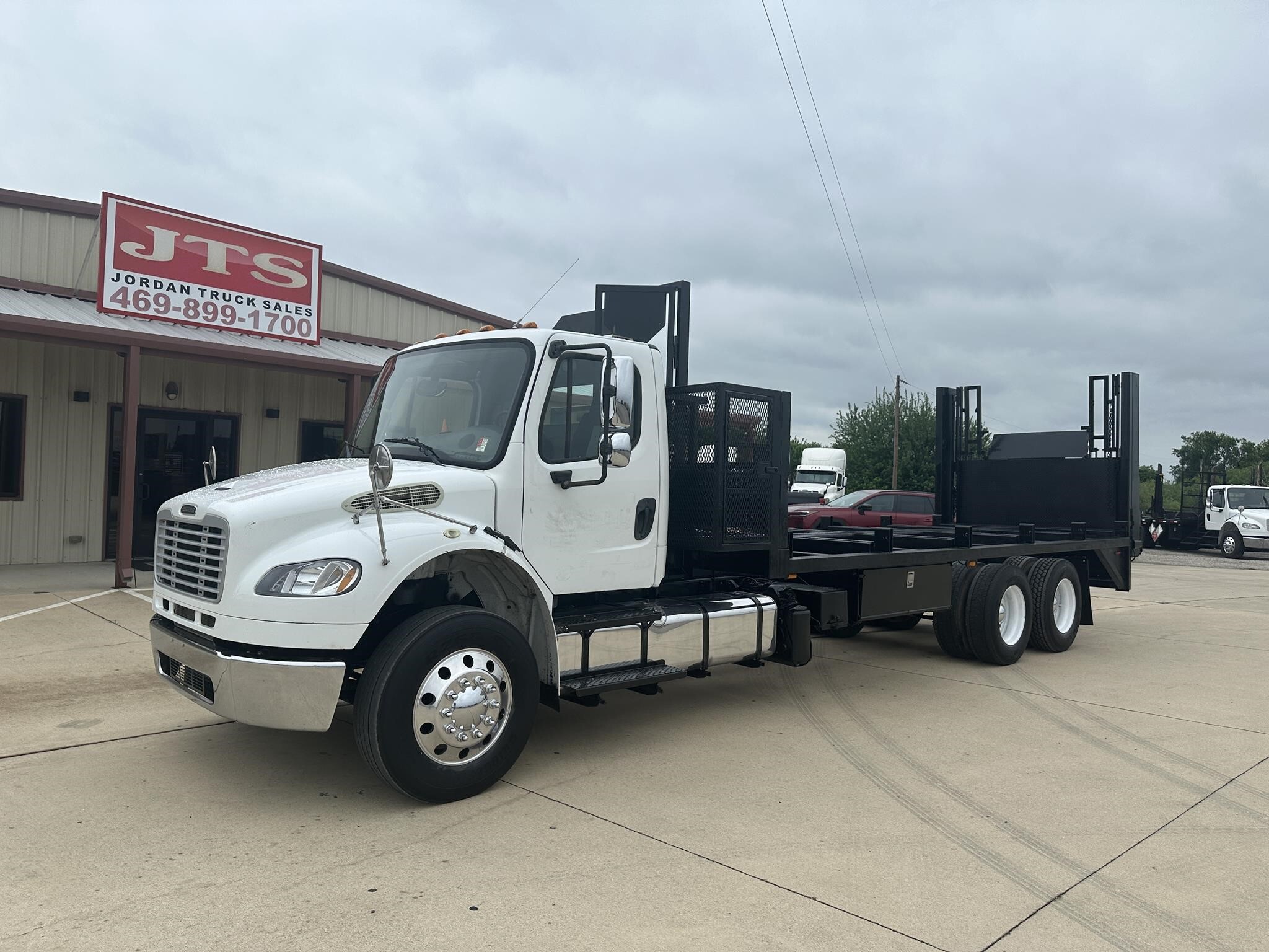 2014 FREIGHTLINER BUSINESS CLASS M2 106 in Rhome, TX
