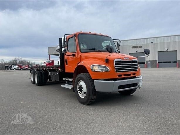 2017 FREIGHTLINER BUSINESS CLASS M2 106 in Chatham, VA