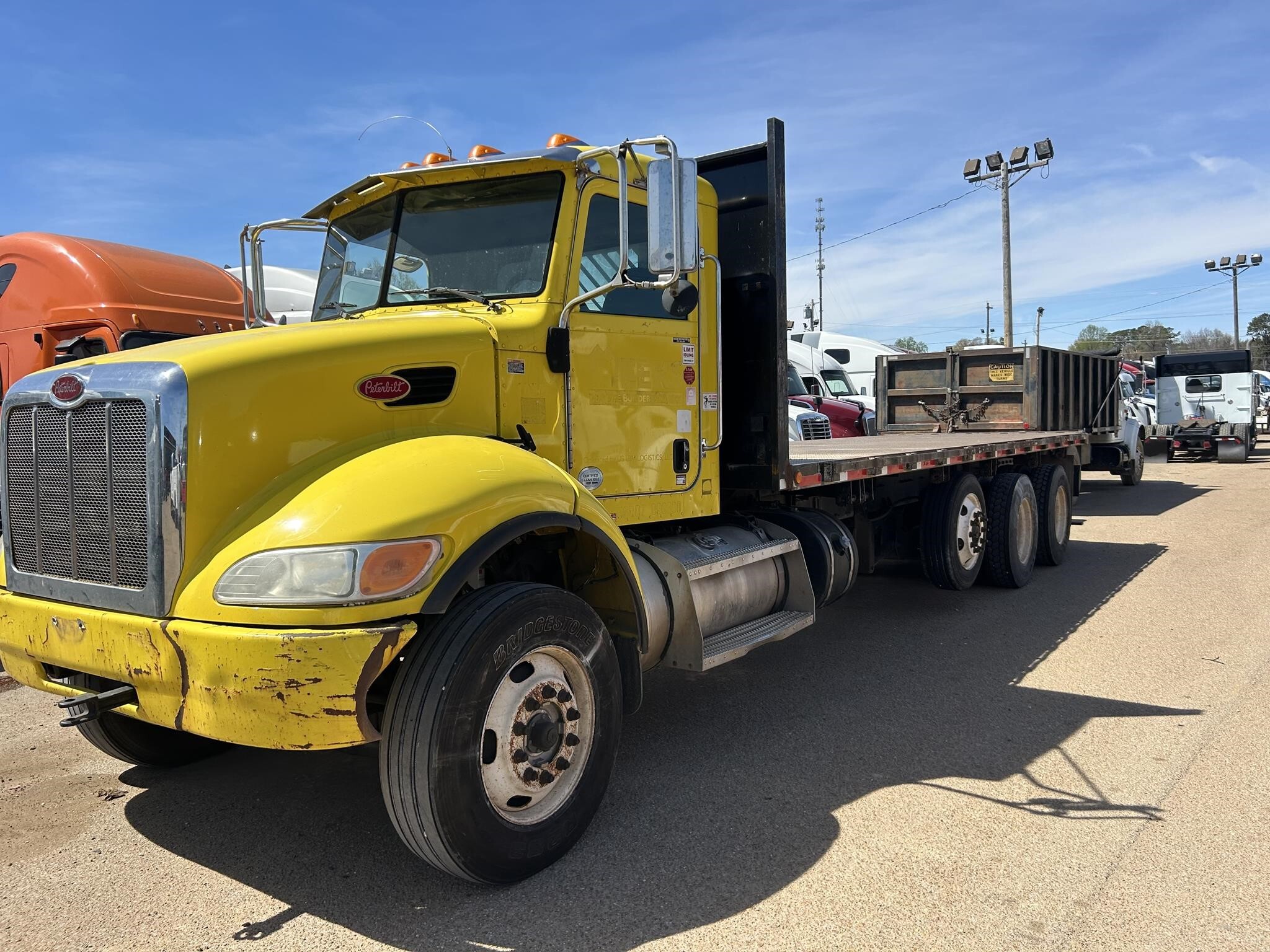 2014 PETERBILT 348 in Covington, TN