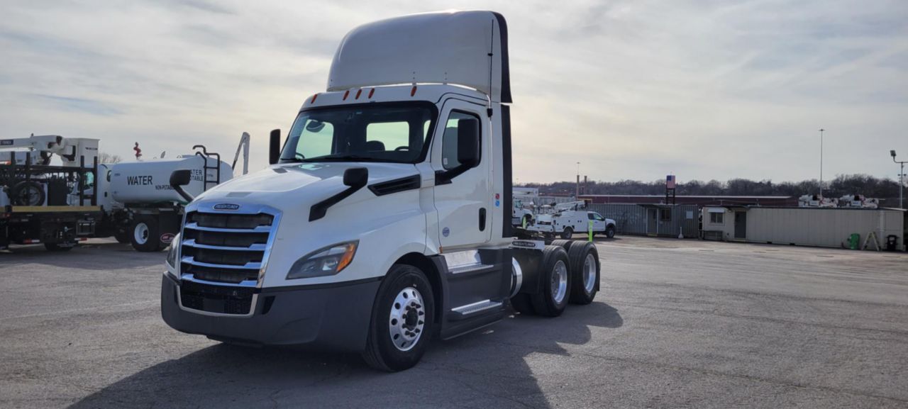 2019 FREIGHTLINER CASCADIA 126 in Commerce City, CO