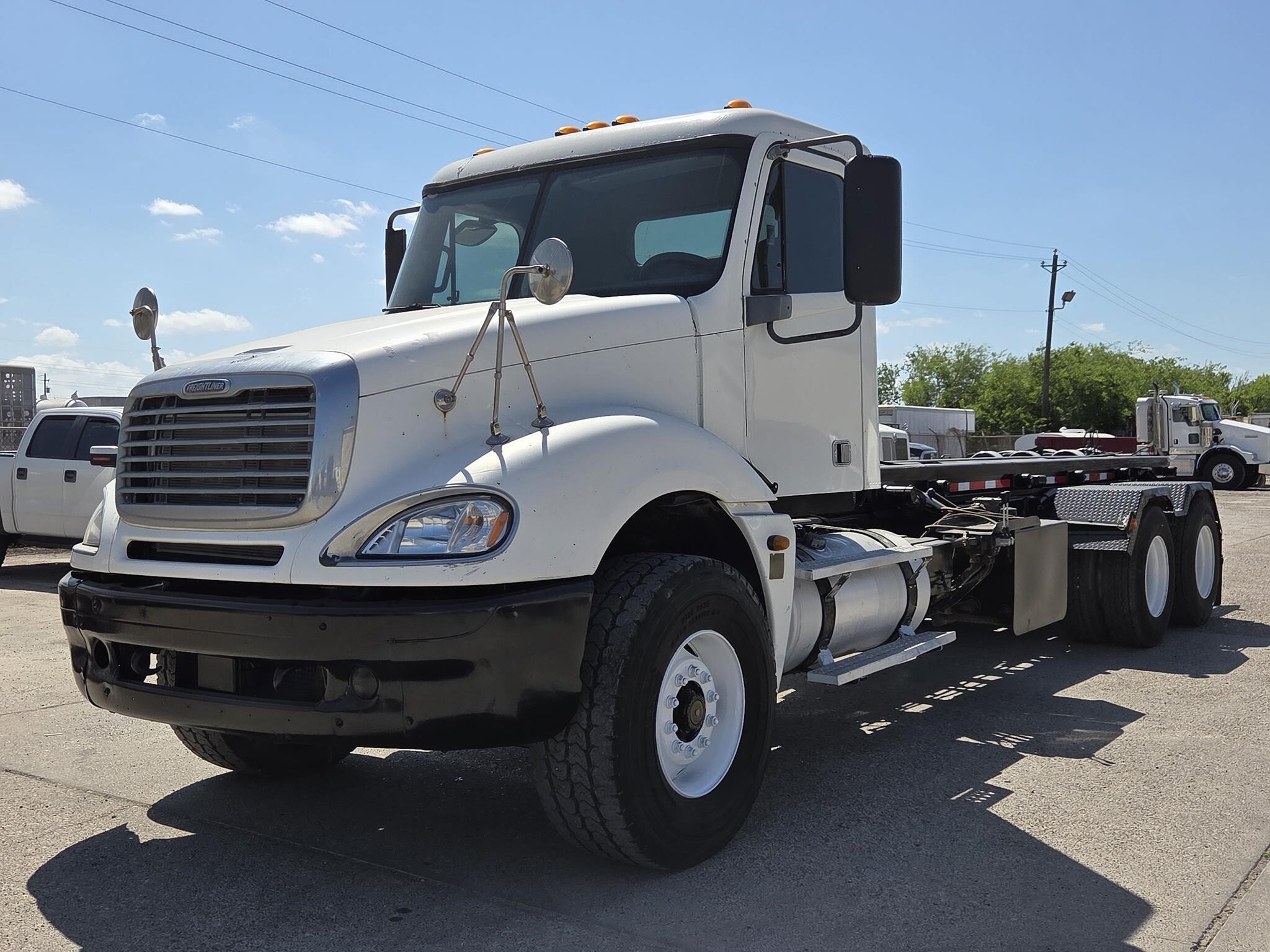 2005 FREIGHTLINER COLUMBIA in Corpus Christi, TX