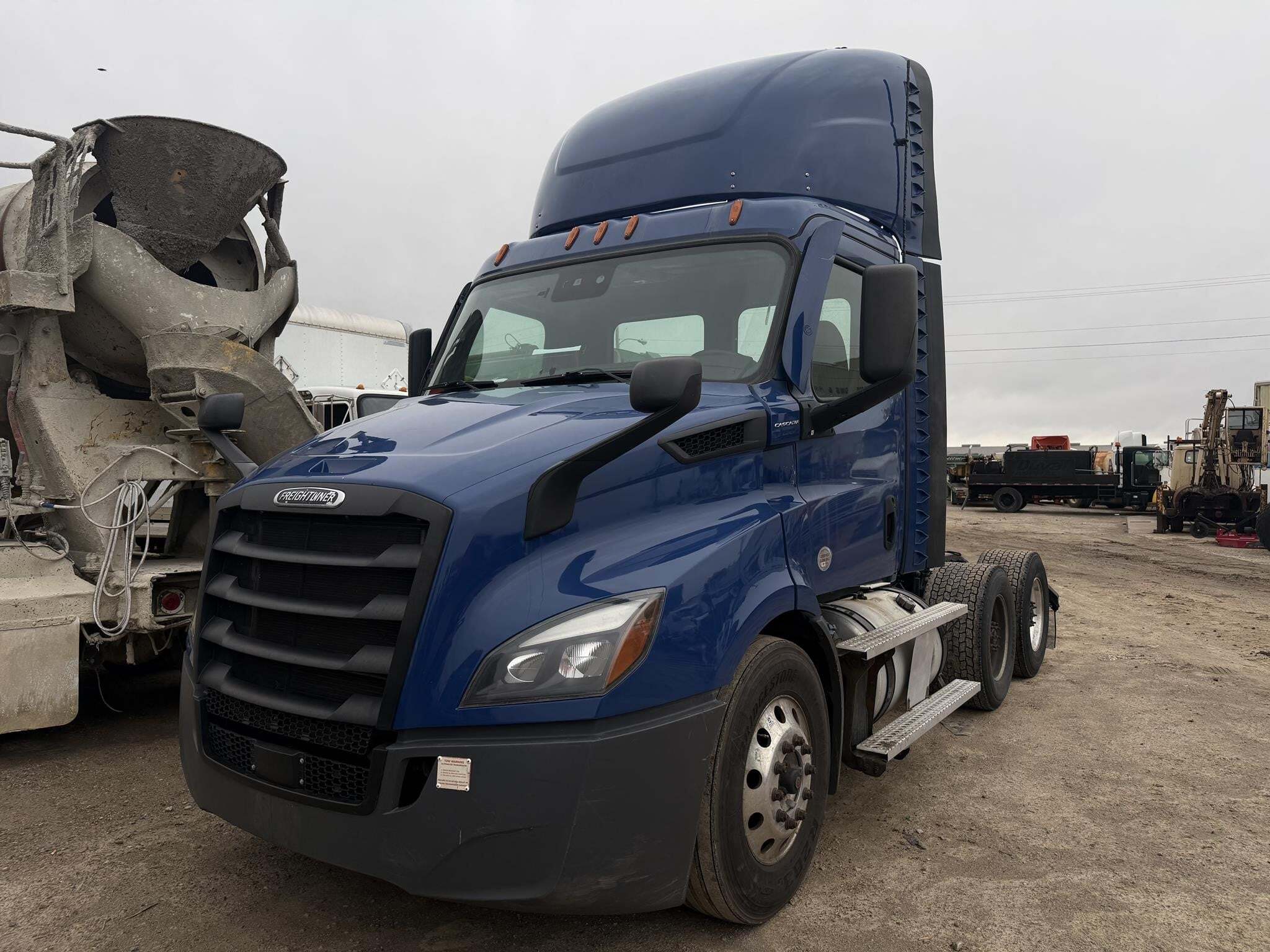 2021 FREIGHTLINER CASCADIA 116 in Covington, TN