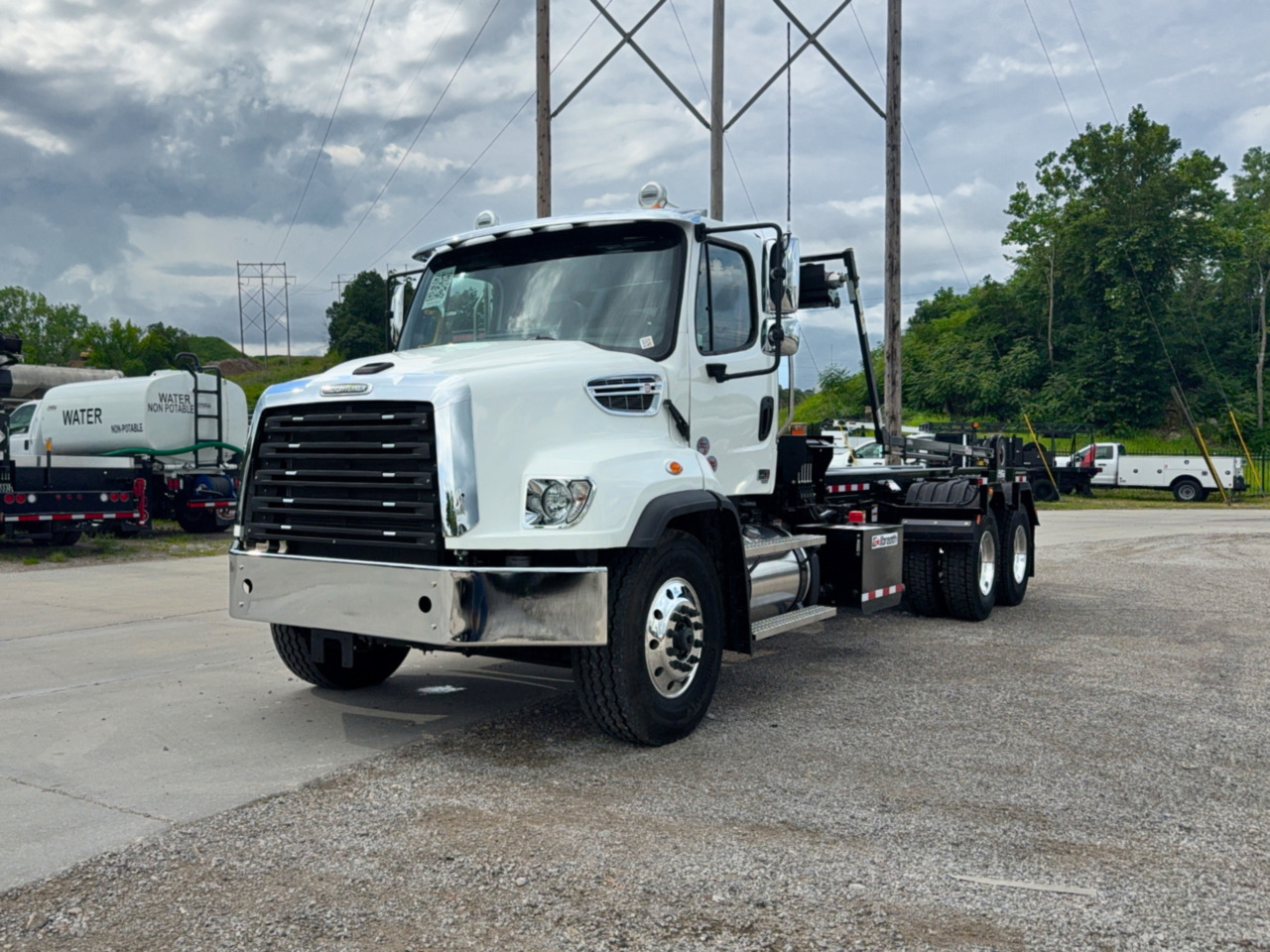 2027 FREIGHTLINER 114 SD in Kansas City, MO