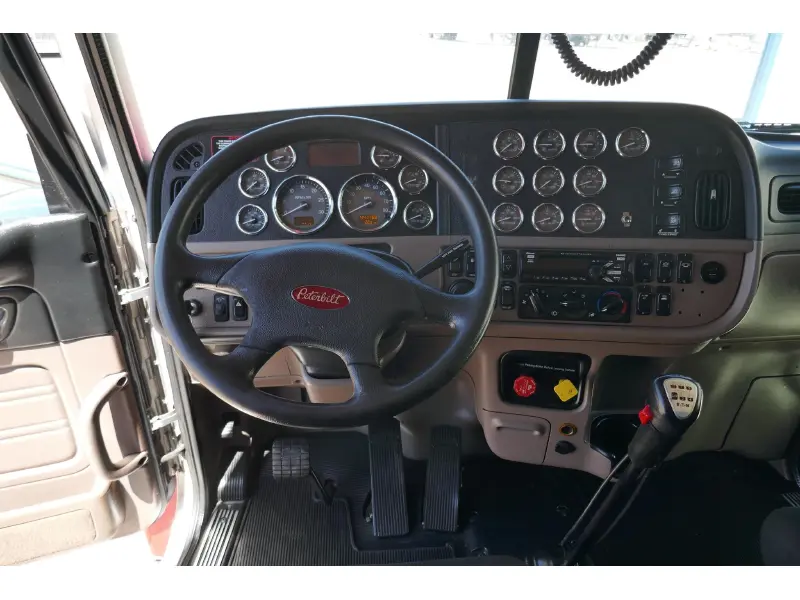 2020 PETERBILT 389