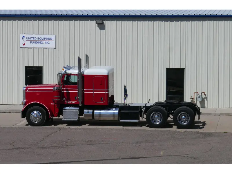 2020 PETERBILT 389