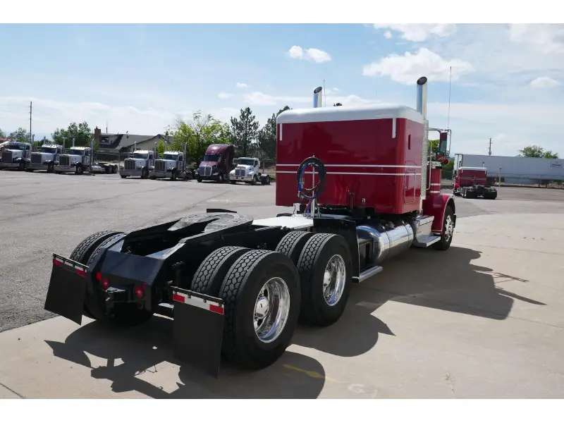 2020 PETERBILT 389