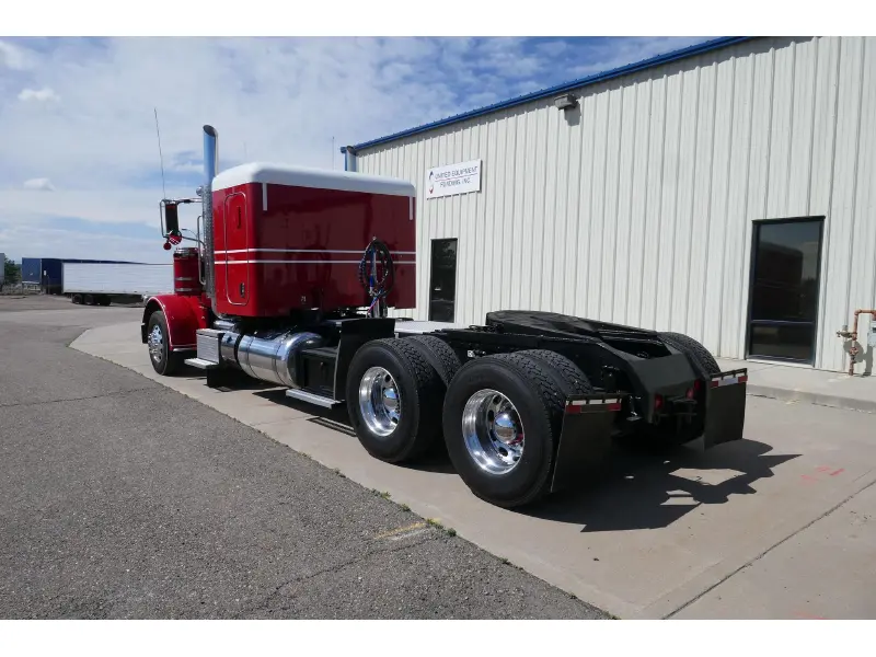 2020 PETERBILT 389