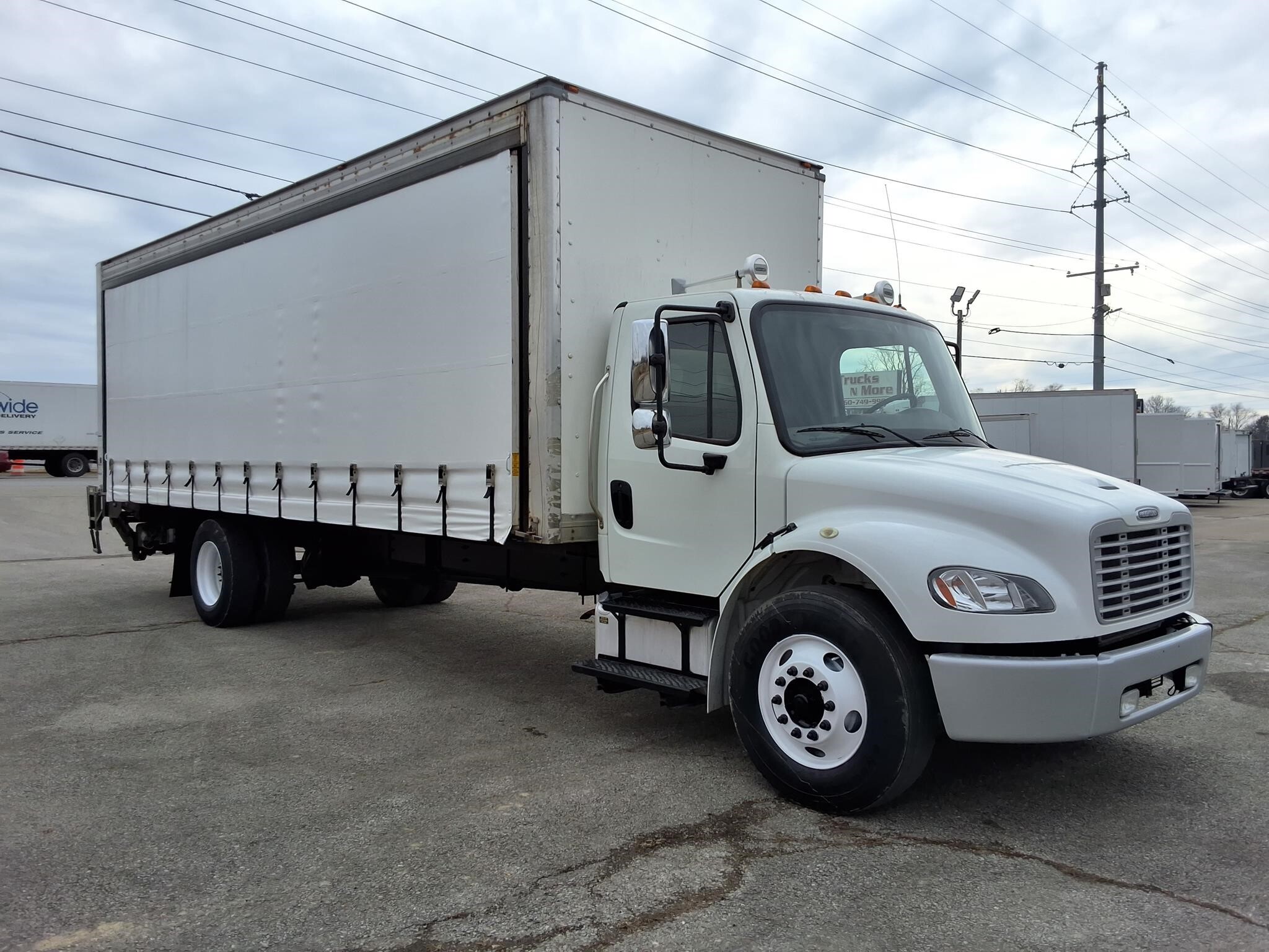 2019 FREIGHTLINER BUSINESS CLASS M2 106 in Fort Wayne, IN