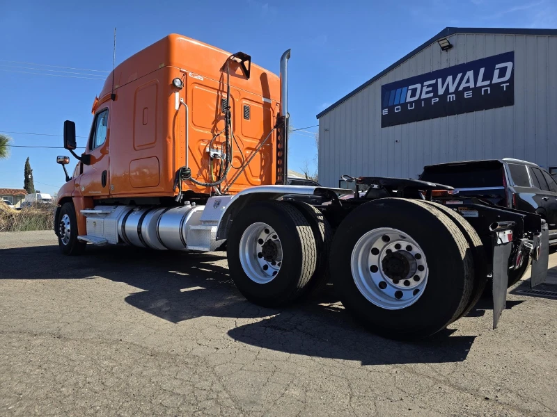 2013 FREIGHTLINER CASCADIA 125
