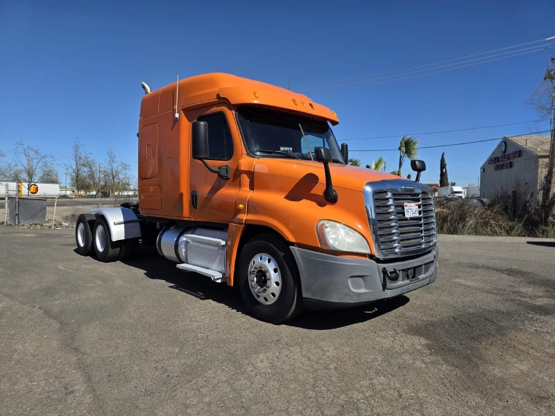 2013 FREIGHTLINER CASCADIA 125