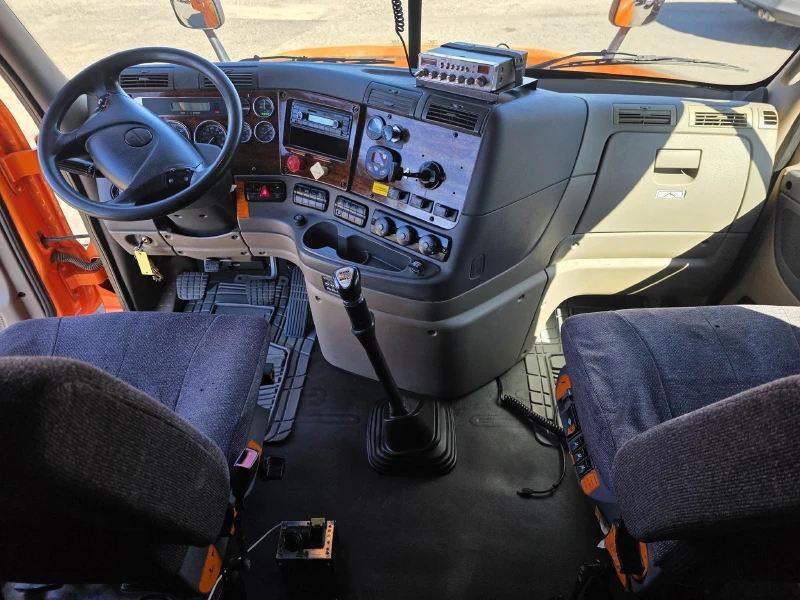 2013 FREIGHTLINER CASCADIA 125