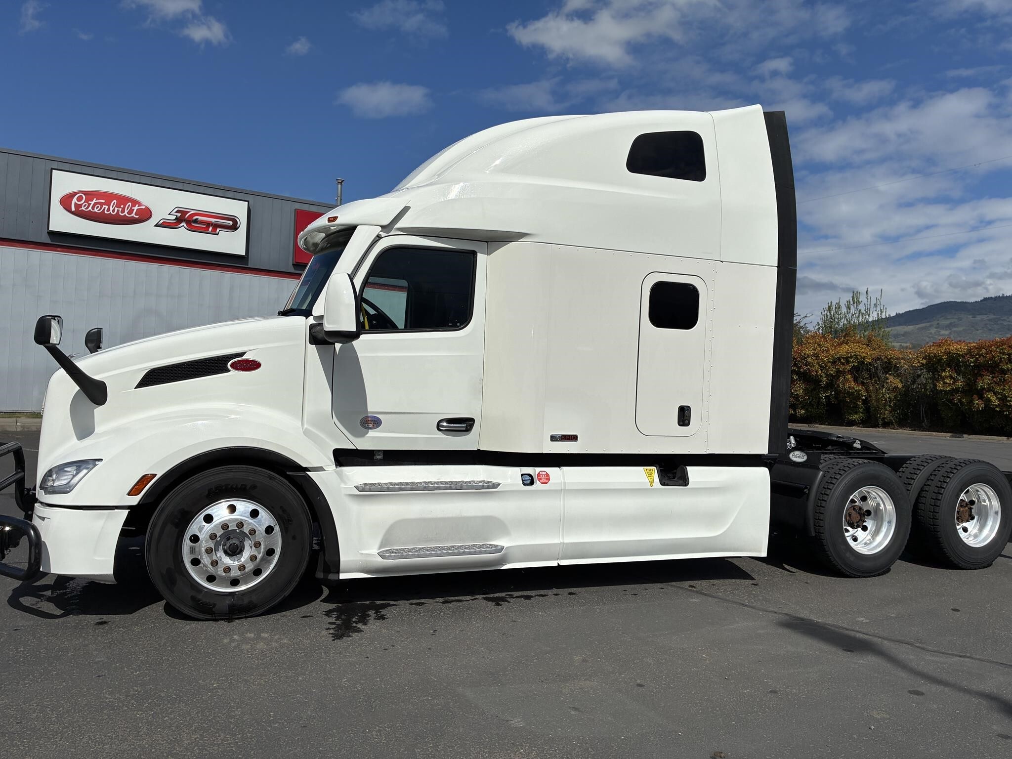 2023 PETERBILT 579 in Medford, OR