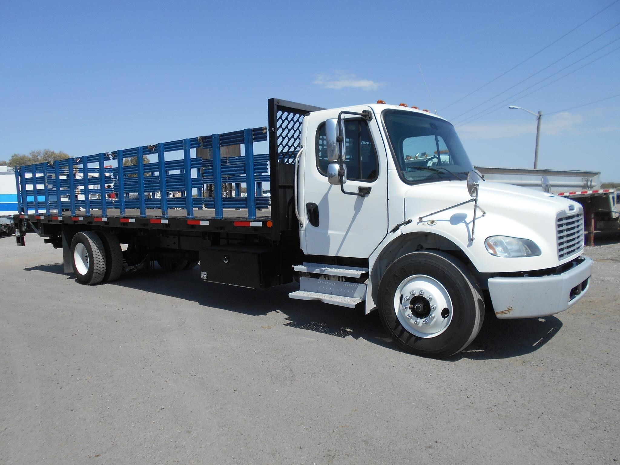 2018 FREIGHTLINER BUSINESS CLASS M2 106 in Tucson, AZ