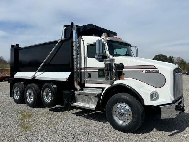 2022 KENWORTH T800 in Chatham, VA