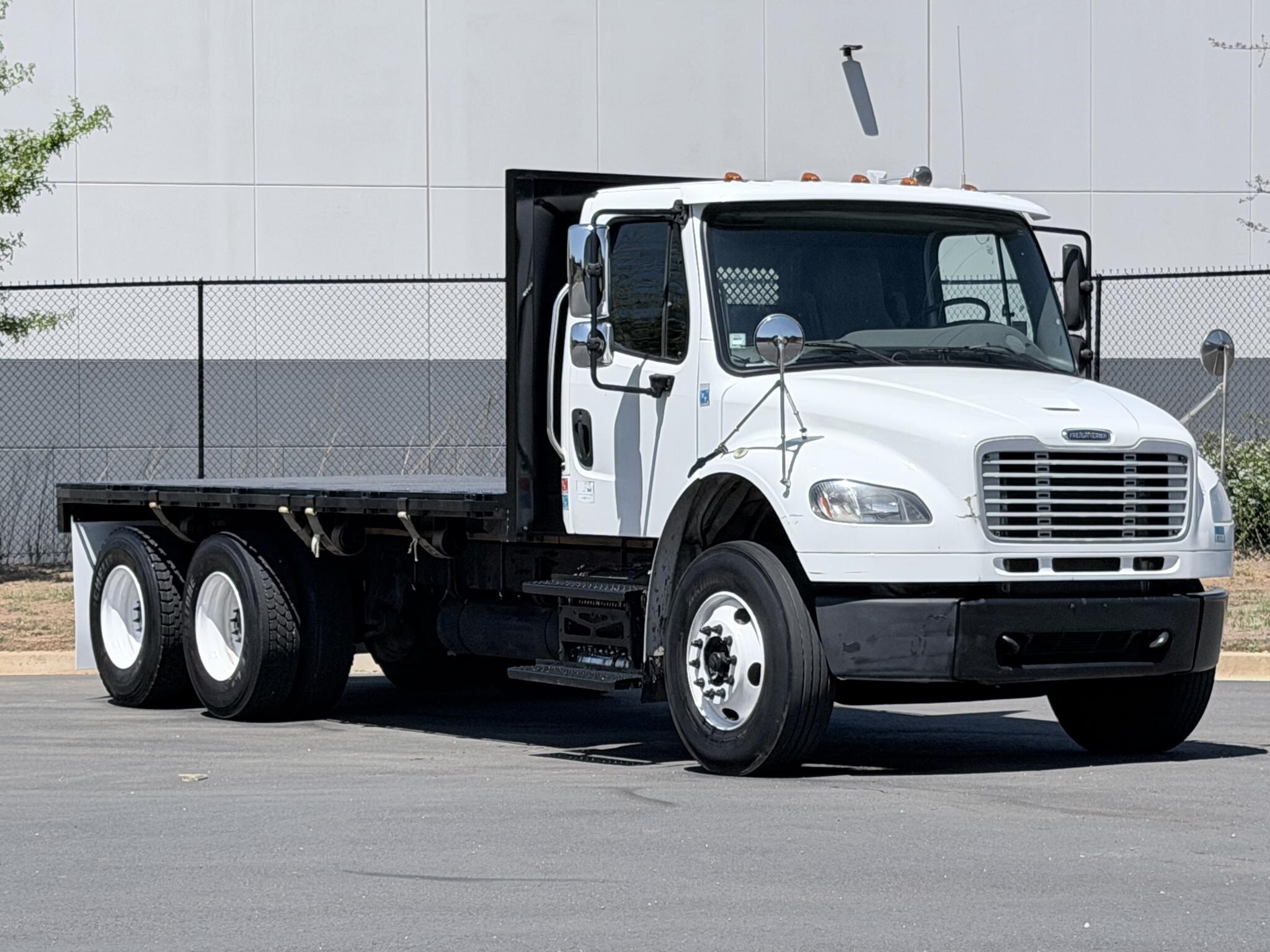 2015 FREIGHTLINER BUSINESS CLASS M2 106 in Cartersville, GA
