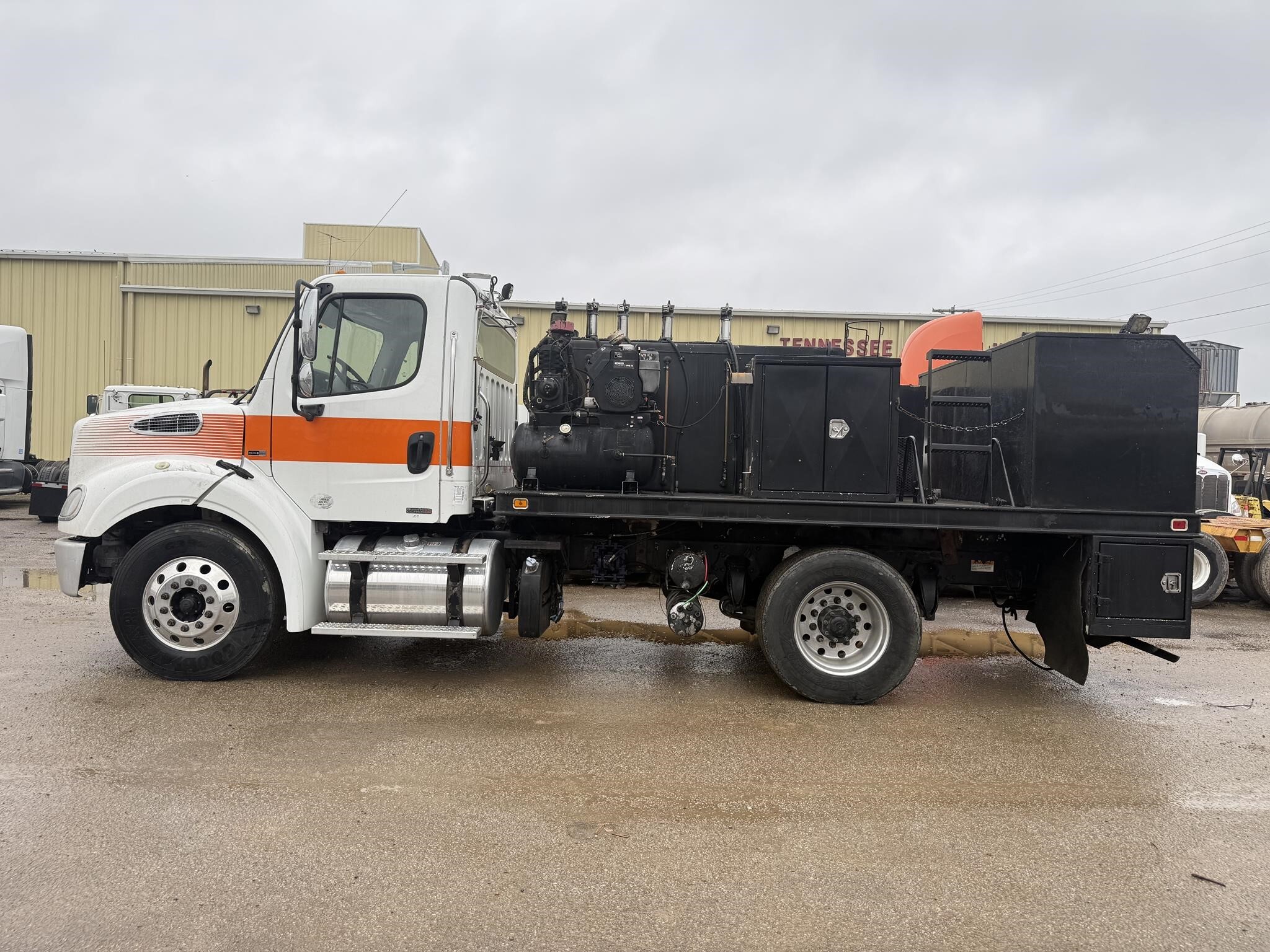 2012 FREIGHTLINER BUSINESS CLASS M2 112 in Covington, TN